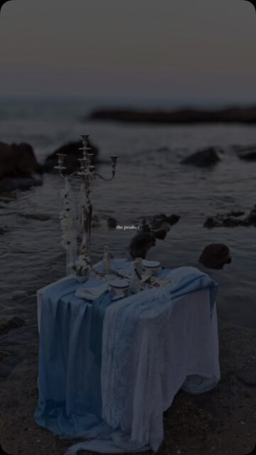 Quand le decor et le thème LA MER 
Entre terre et mer ,coquillages , argenterie ,nappe au crochet , dentelle et satin bleu pour un rendu élégant et moderne 🤍
Photographe @mdk_photographe 
MUA 
@bylanosa 
Mobilier
@weddingevent2024 
Décoration &Fleurs
@isanoa_event_interior 
Cake 
@gm_cakedesigner